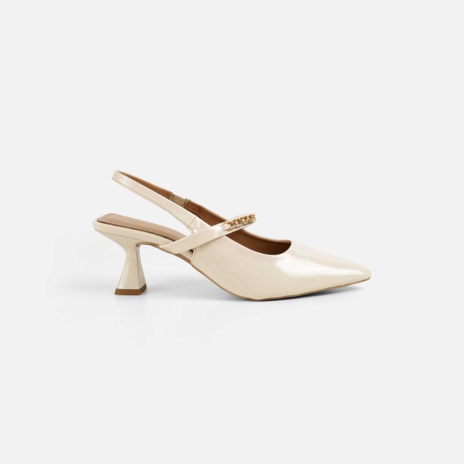 Mochi Women Beige Formal Sandals (SKU: 31-876-20-40)