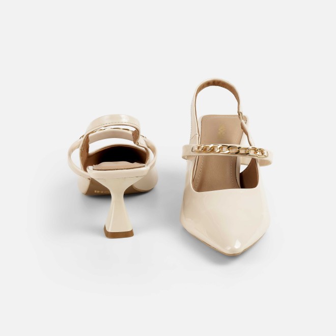Mochi Women Beige Formal Sandals (SKU: 31-876-20-40)