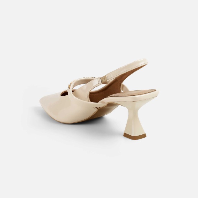 Mochi Women Beige Formal Sandals (SKU: 31-876-20-40)