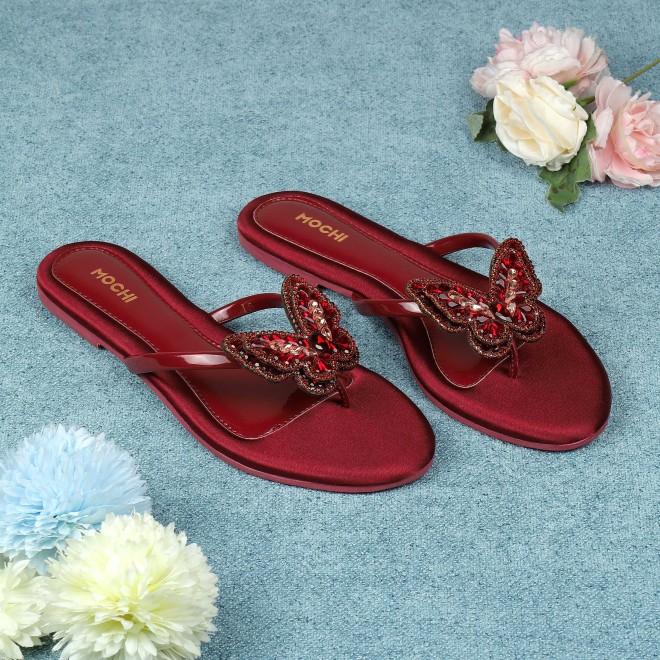 Mochi Women Maroon Casual Slippers