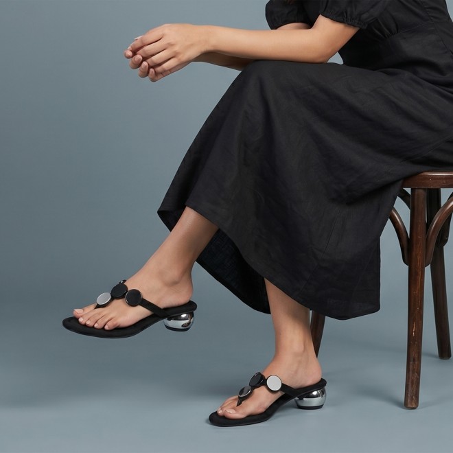 Mochi Women Black Casual Slip Ons (SKU: 32-1675-11-36)