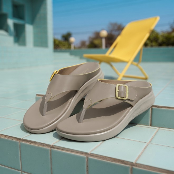 Mochi Women Beige Casual Slippers (SKU: 32-1685-20-36)