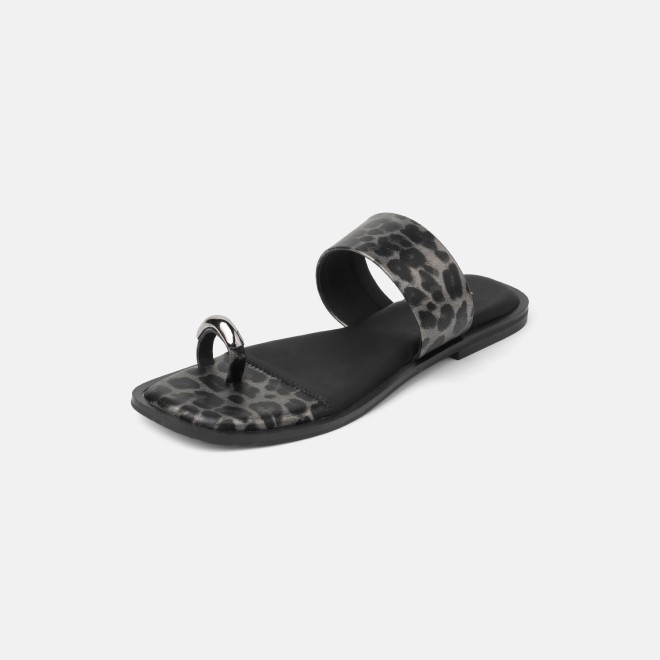 Mochi Women Black Casual Slippers (SKU: 32-1892-11-36)