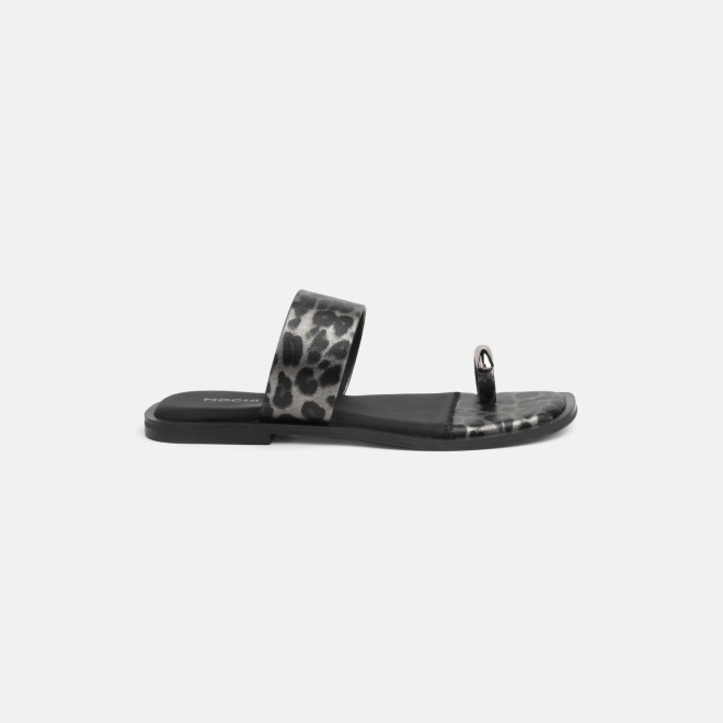 Mochi Women Black Casual Slippers (SKU: 32-1892-11-36)