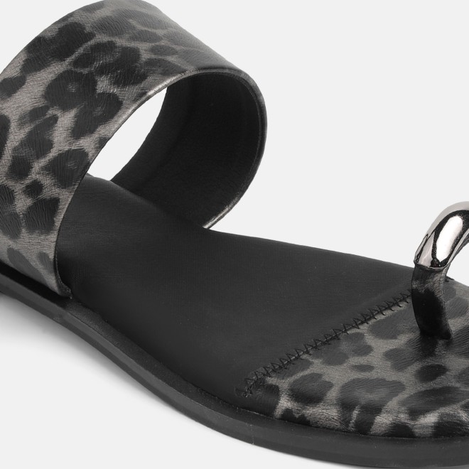 Mochi Women Black Casual Slippers (SKU: 32-1892-11-36)