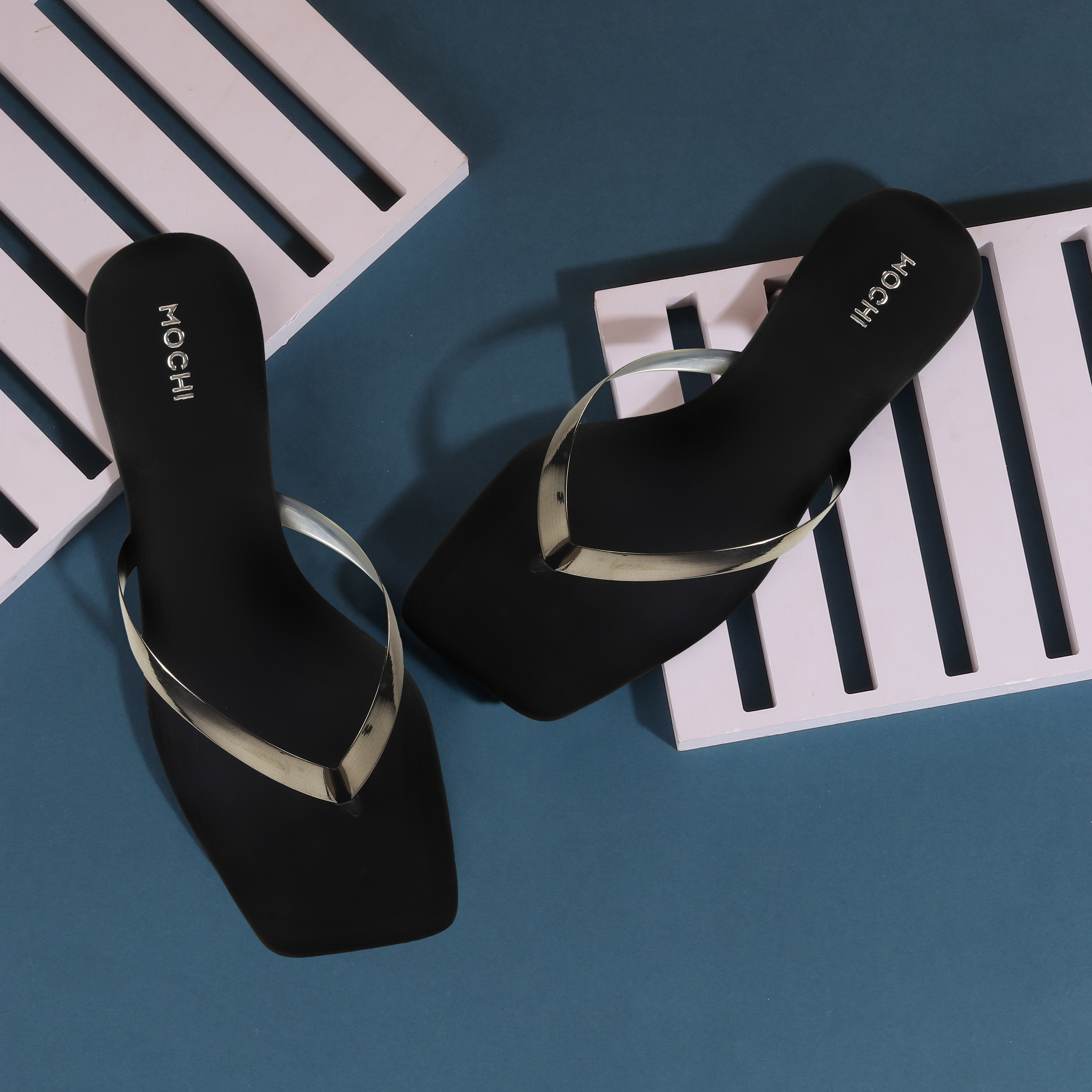 Mochi Women Gun-Metal Casual Slippers