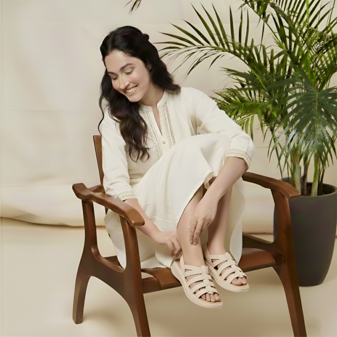 Mochi Women Off-white Casual Sandals (SKU: 33-1227-66-39)