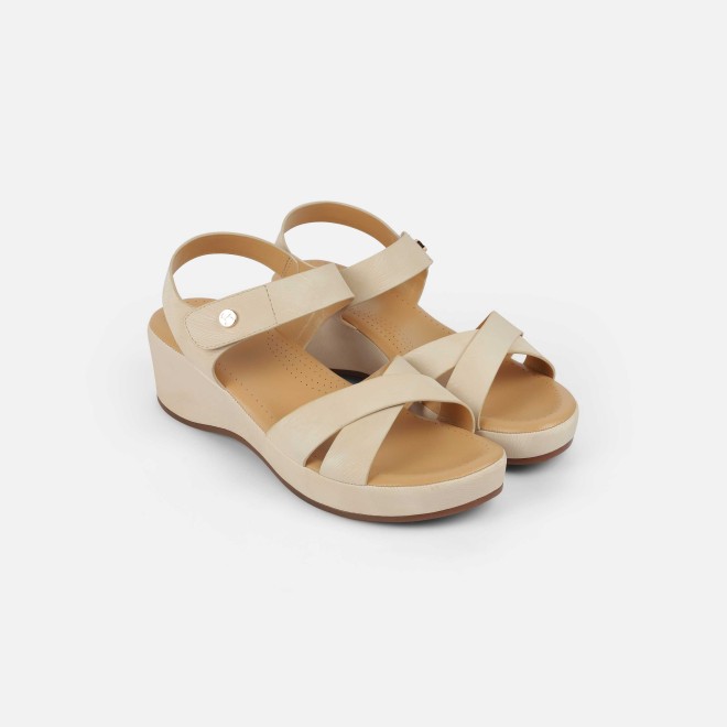 Mochi Women Beige Casual Comfort (SKU: 33-1294-20-36)