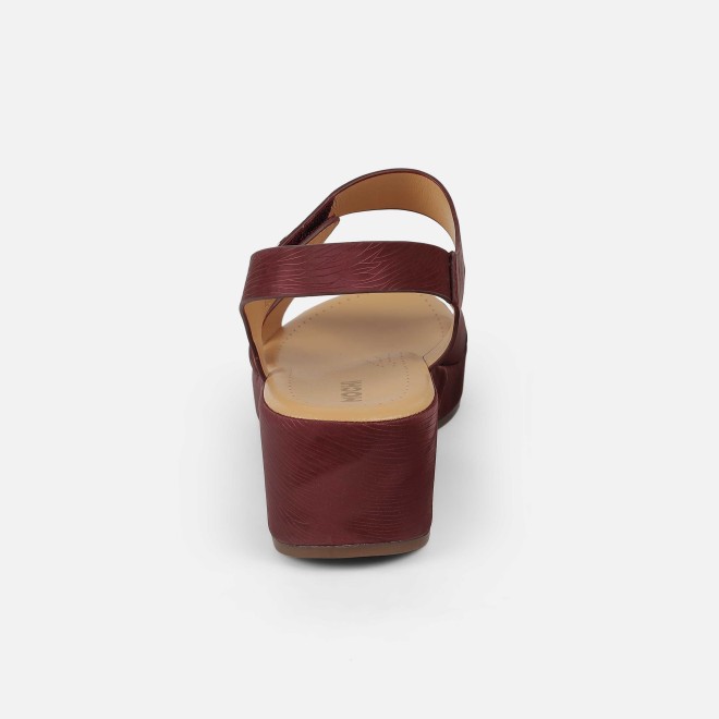 Mochi Women Maroon Casual Comfort (SKU: 33-1294-44-36)