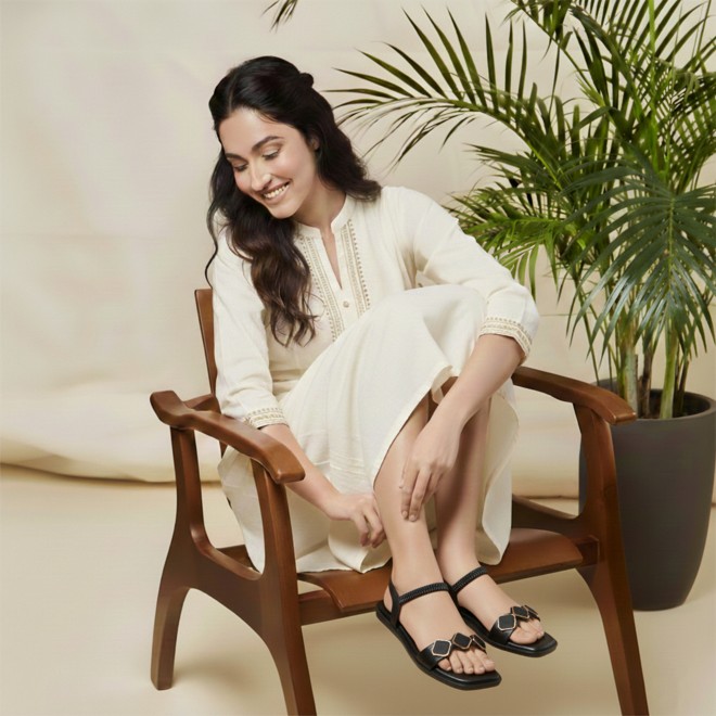 Mochi Women Black Casual Sandals (SKU: 33-1341-11-36)