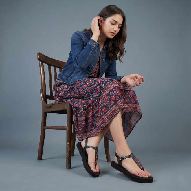Mochi Women Black Casual Sandals (SKU: 33-1431-11-36)