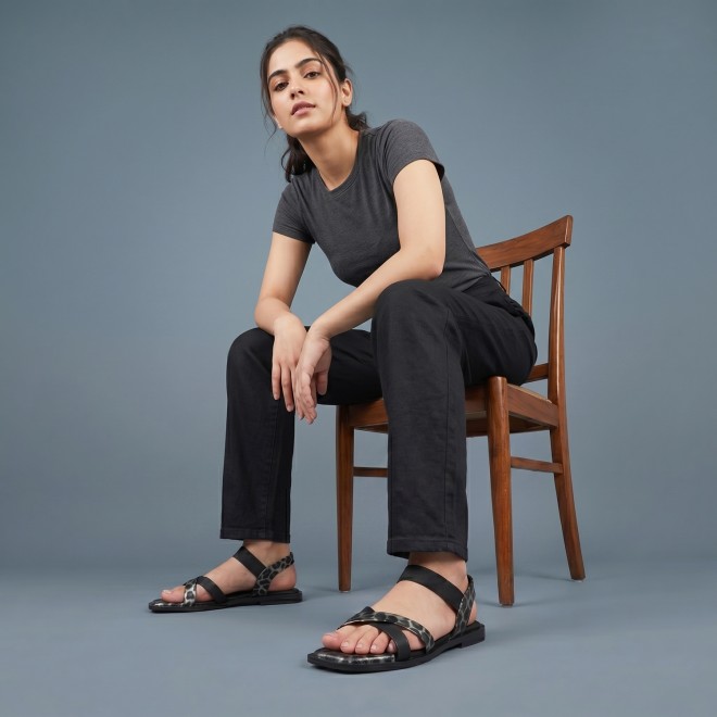 Mochi Women Black Casual Sandals (SKU: 33-1564-11-36)