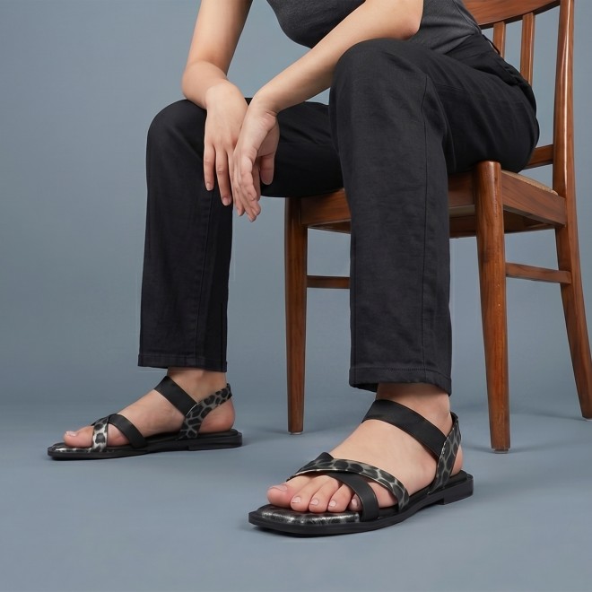 Mochi Women Black Casual Sandals (SKU: 33-1564-11-36)