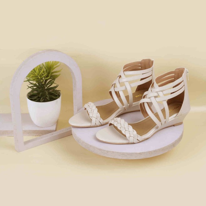 Mochi Women Beige Casual Sandals (SKU: 33-820-20-37)