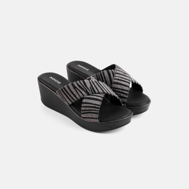 Mochi Women Black Casual Slip Ons (SKU: 34-437-11-36)