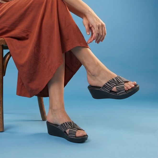 Mochi Women Black Casual Slip Ons (SKU: 34-437-11-36)