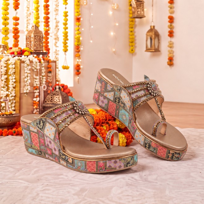 Mochi Women Antic-gold Ethnic Kolhapuris (SKU: 34-492-28-36)