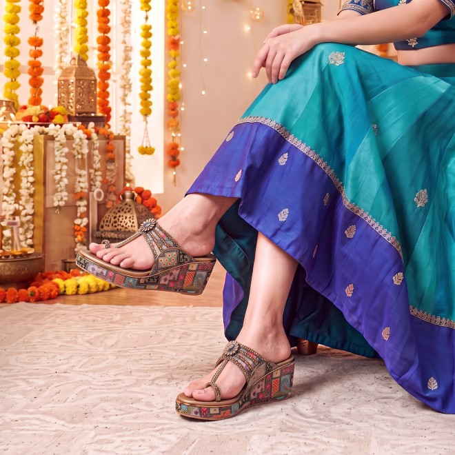Mochi Women Antic-gold Ethnic Kolhapuris (SKU: 34-492-28-36)