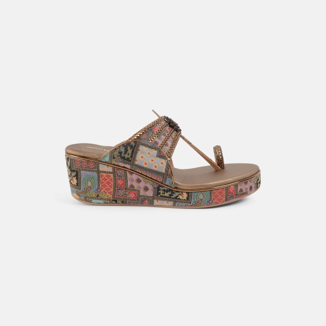 Mochi Women Antic-gold Ethnic Kolhapuris (SKU: 34-492-28-36)