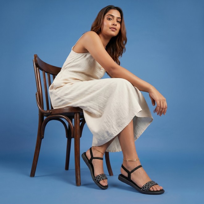 Mochi Women Black Casual Sandals (SKU: 35-2373-11-36)