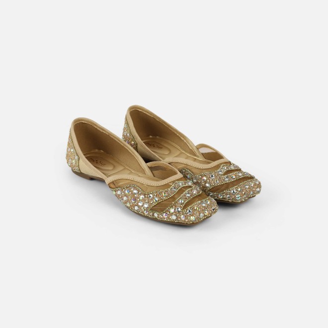Mochi Women Gold Ethnic Jutis (SKU: 35-2517-15-36)