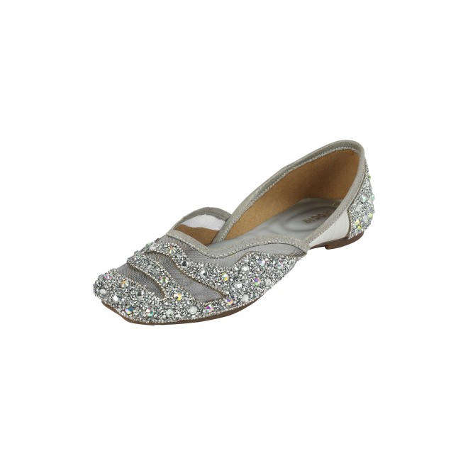 Mochi Women Silver Ethnic Jutis (SKU: 35-2517-27-36)