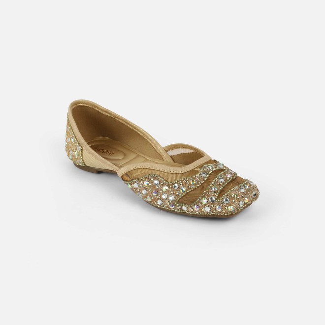 Mochi Women Gold Ethnic Jutis (SKU: 35-2517-15-36)