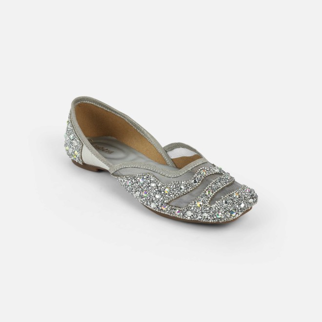 Mochi Women Silver Ethnic Jutis (SKU: 35-2517-27-36)
