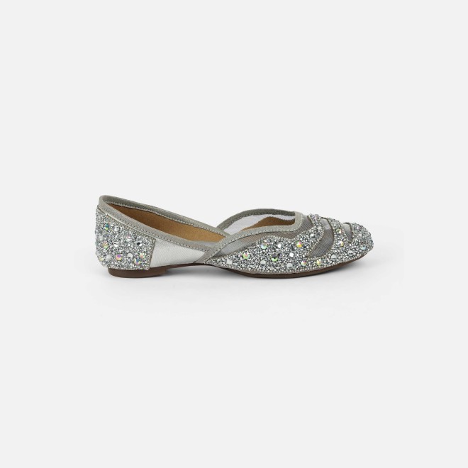 Mochi Women Silver Ethnic Jutis (SKU: 35-2517-27-36)