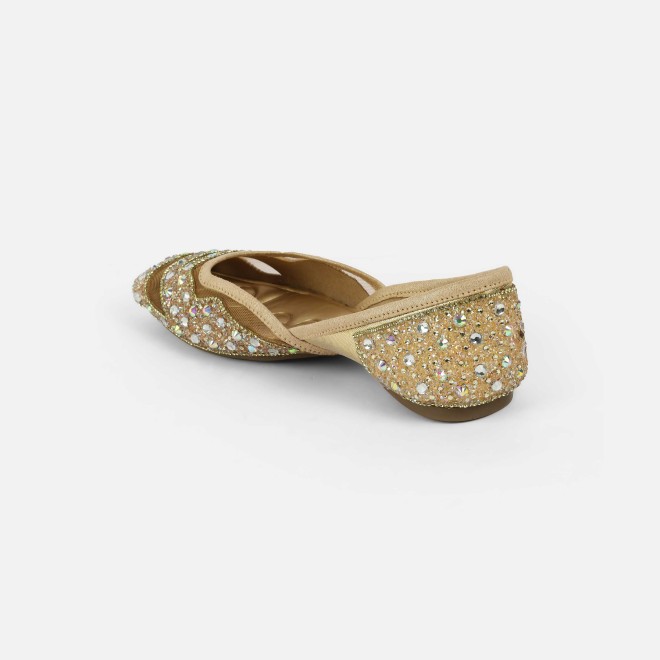 Mochi Women Gold Ethnic Jutis (SKU: 35-2517-15-36)