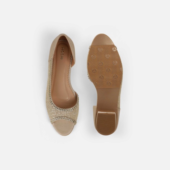 Mochi Women Gold Ethnic Sandals (SKU: 35-2598-15-36)
