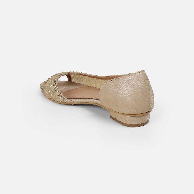 Mochi Women Gold Ethnic Sandals (SKU: 35-2598-15-36)