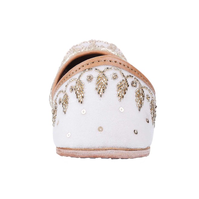 Mochi Women Gold Ethnic Mojaris (SKU: 35-835-15-37)