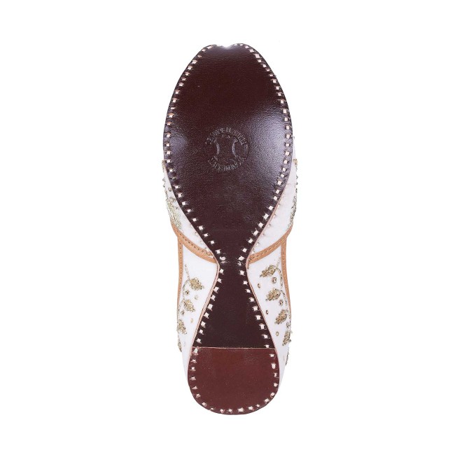 Mochi Women Gold Ethnic Mojaris (SKU: 35-835-15-37)