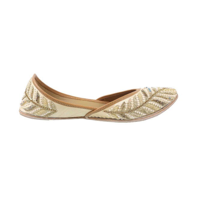 Mochi Women Gold Ethnic Mojaris (SKU: 35-838-15-36)