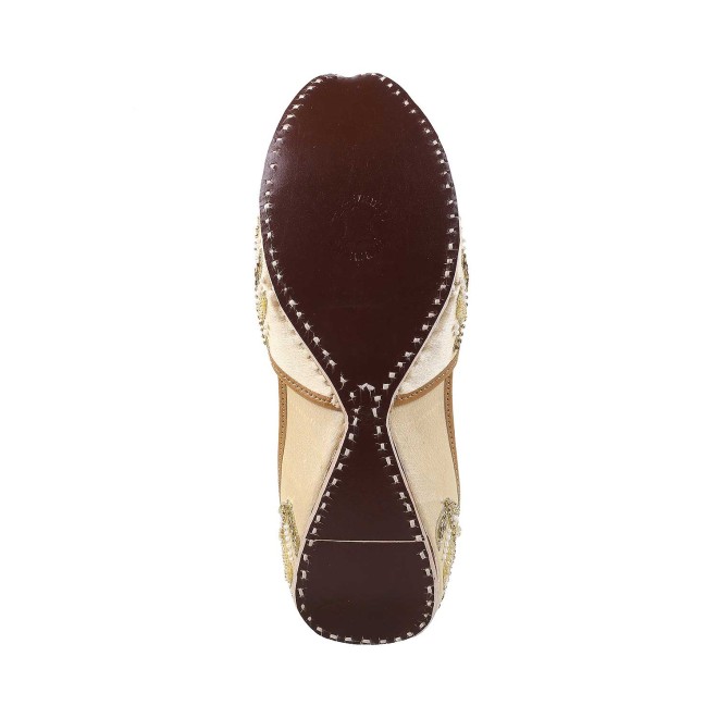 Mochi Women Gold Ethnic Mojaris (SKU: 35-838-15-36)
