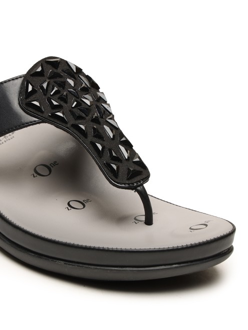 Von Wellx Women Black Casual Slippers (SKU: 357-16105-11-36)