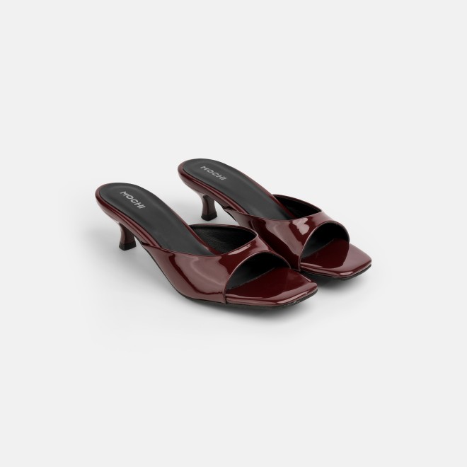 Mochi Women Maroon Casual Slip Ons (SKU: 40-2476-44-36)