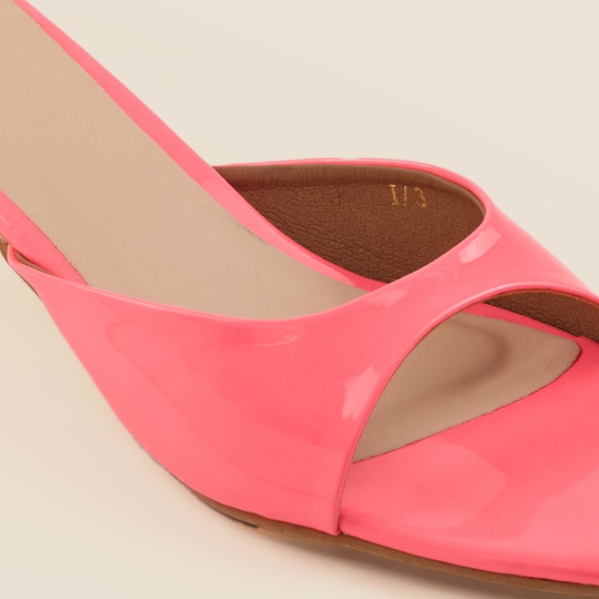 Mochi Women Pink Casual Slides (SKU: 40-2476-24-36)