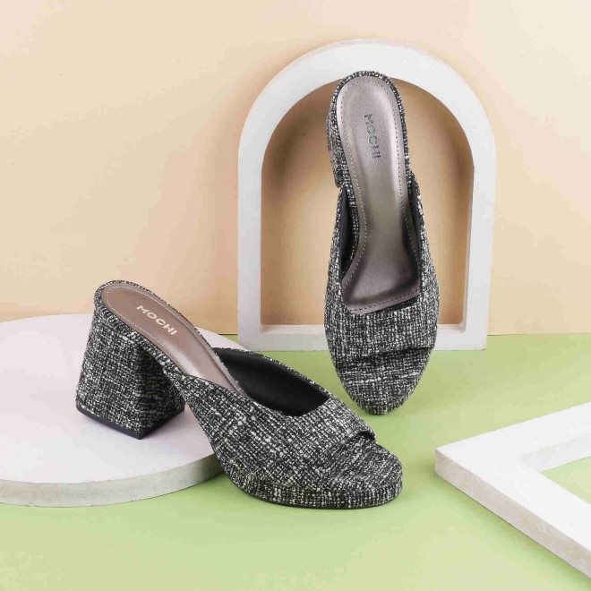 Mochi Women Black Casual Sandals (SKU: 40-255-11-40)
