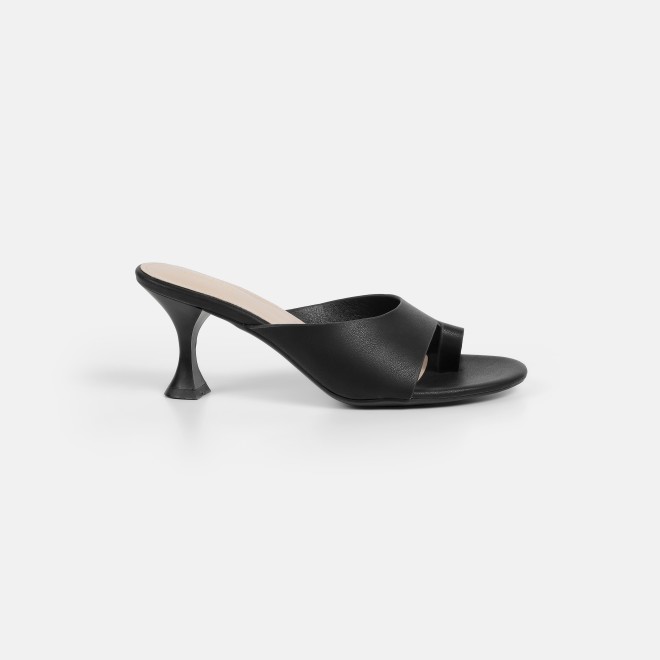 Mochi Women Black Casual Slip Ons (SKU: 40-446-11-36)