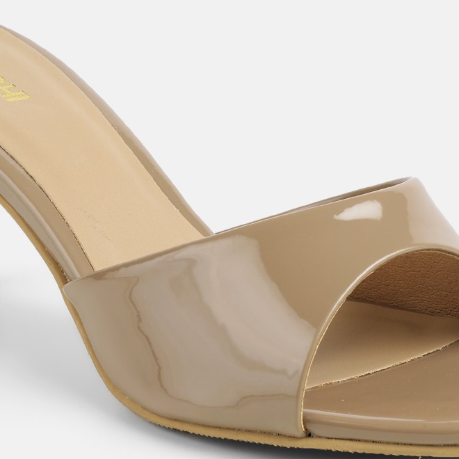 Mochi Women Beige Casual Slip Ons (SKU: 40-449-20-36)