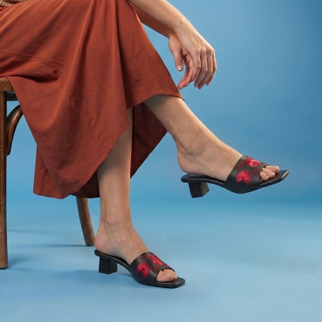 Mochi Women Black Casual Slip Ons (SKU: 40-455-11-36)