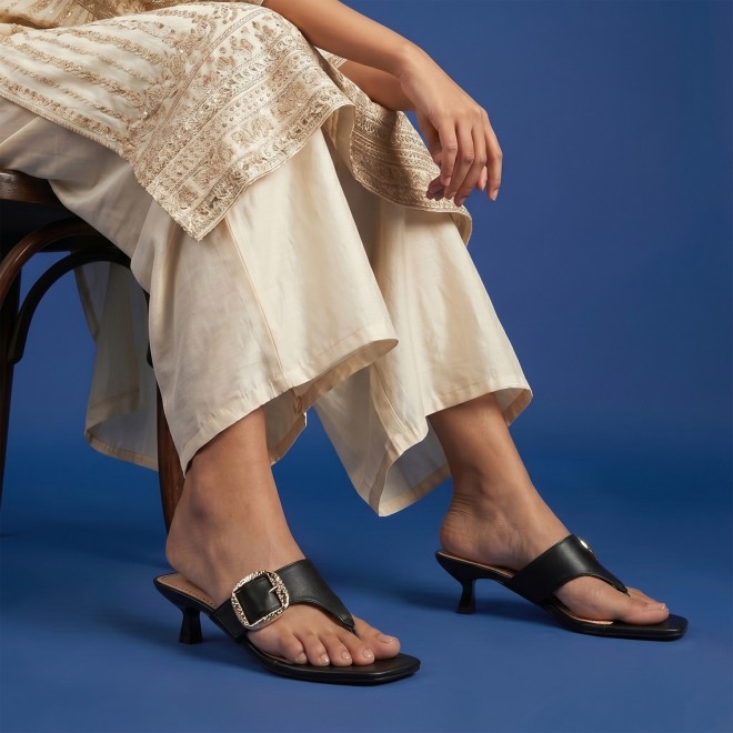 Mochi Women Black Casual Slip Ons (SKU: 40-460-11-36)