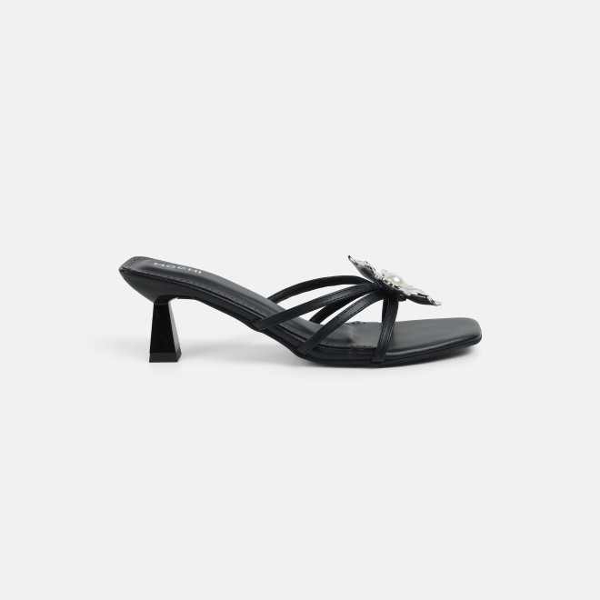 Mochi Women Black Casual Slip Ons (SKU: 40-462-11-36)