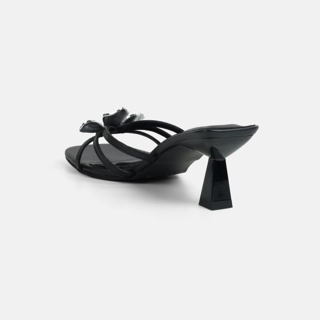 Mochi Women Black Casual Slip Ons (SKU: 40-462-11-36)