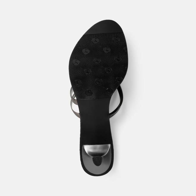 Mochi Women Black Casual Slip Ons (SKU: 40-483-11-36)