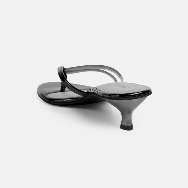 Mochi Women Black Casual Slip Ons (SKU: 40-483-11-36)