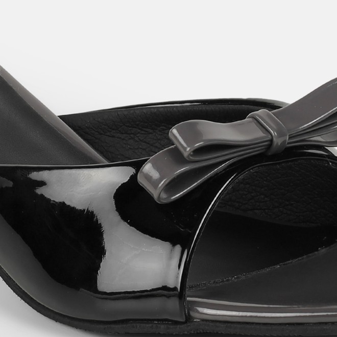 Mochi Women Black Casual Slip Ons (SKU: 40-485-11-36)