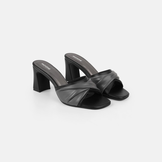 Mochi Women Black Casual Slip Ons (SKU: 40-493-11-36)